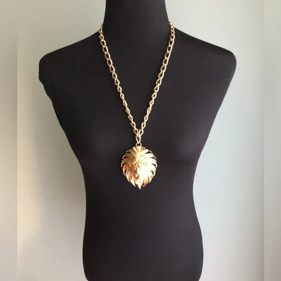 Vintage Trifari Lion Hidden Watch Necklace,  Original Tag, MINT - Picture 8 of 13